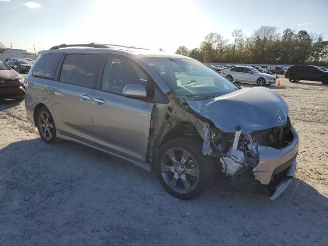 5TDXK3DC6GS706895 - 2016 TOYOTA SIENNA SE GRAY photo 4