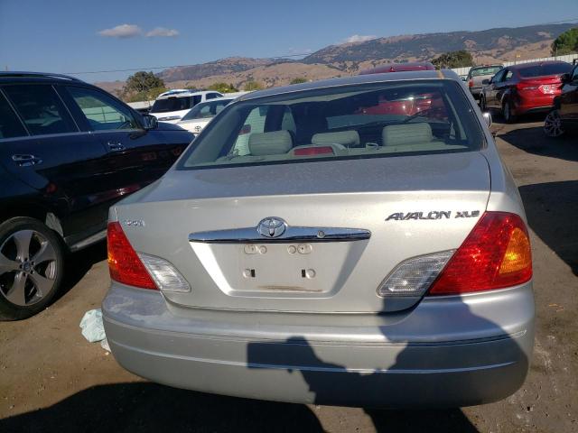 4T1BF28B3YU023183 - 2000 TOYOTA AVALON XL SILVER photo 6