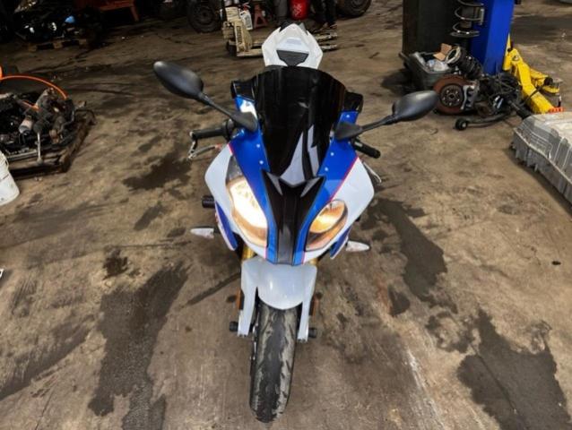 WB10D6006JZ711400 - 2018 BMW S 1000 RR WHITE photo 10