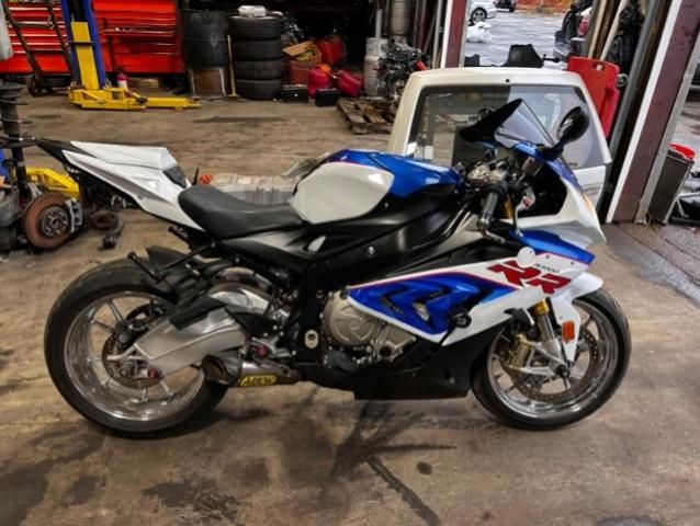 WB10D6006JZ711400 - 2018 BMW S 1000 RR WHITE photo 8