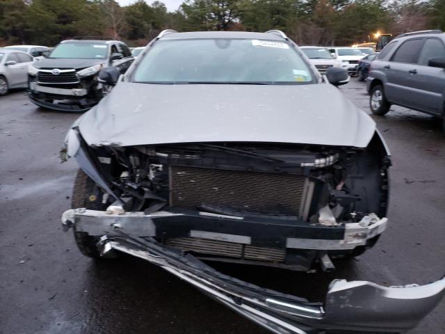 SJKCH5CR1HA033752 - 2017 INFINITI QX30 BASE SILVER photo 5