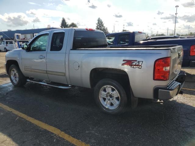 1GCRKSE73DZ127569 - 2013 CHEVROLET SILVERADO K1500 LT SILVER photo 2