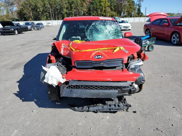 KNDJN2A27K7662525 - 2019 KIA SOUL RED photo 5