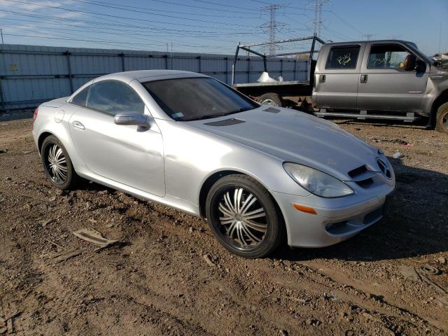 WDBWK54F67F141533 - 2007 MERCEDES-BENZ SLK 280 SILVER photo 4