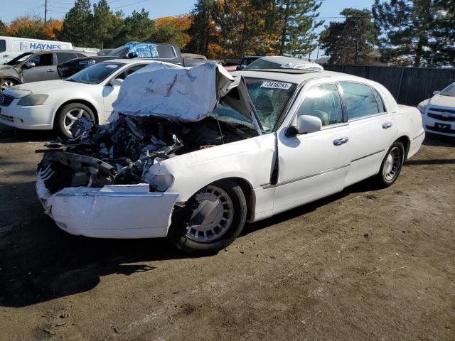 1LNFM81W3WY616782 - 1998 LINCOLN TOWN CAR EXECUTIVE WHITE photo 1