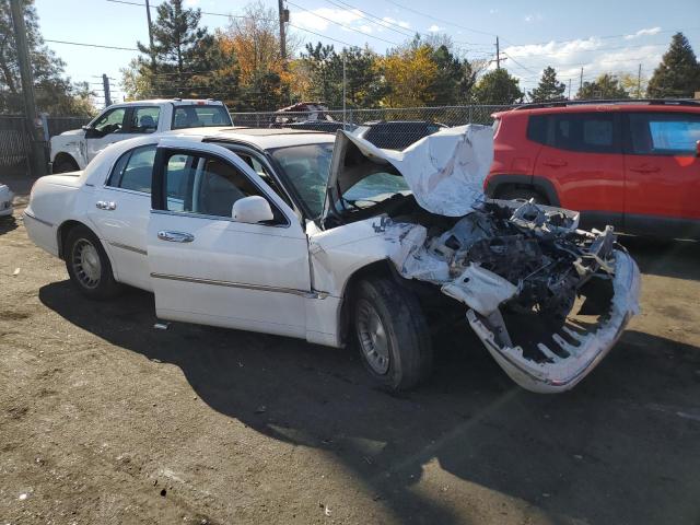 1LNFM81W3WY616782 - 1998 LINCOLN TOWN CAR EXECUTIVE WHITE photo 4