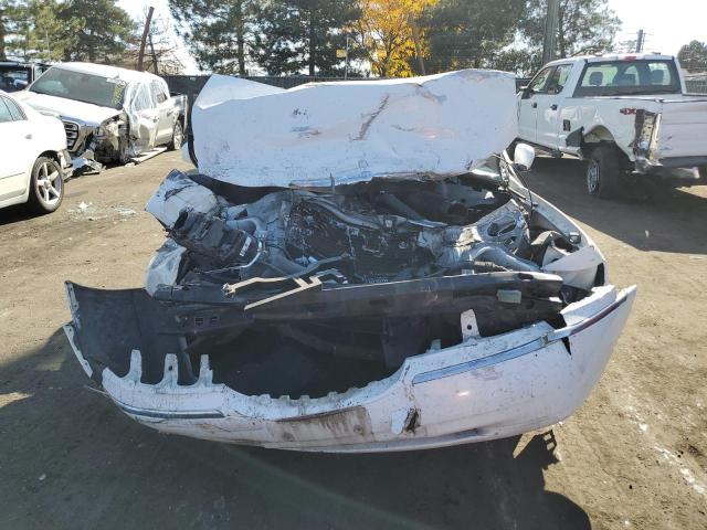 1LNFM81W3WY616782 - 1998 LINCOLN TOWN CAR EXECUTIVE WHITE photo 5