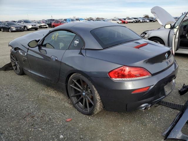 WBALM1C57FE634462 - 2015 BMW Z4 SDRIVE35IS GRAY photo 2