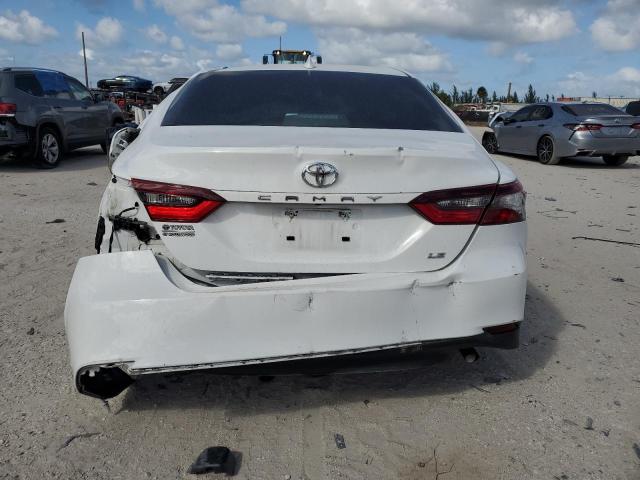 4T1C11AK7NU058909 - 2022 TOYOTA CAMRY LE WHITE photo 6