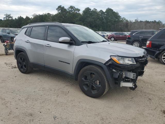 3C4NJCBB3JT438700 - 2018 JEEP COMPASS LATITUDE GRAY photo 4