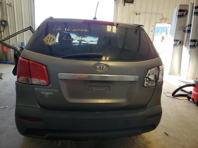 5XYKT3A11BG004208 - 2011 KIA SORENTO BASE GRAY photo 6