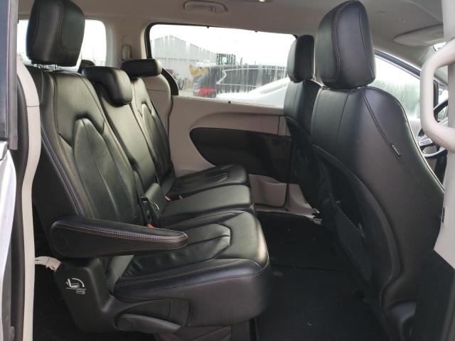 2C4RC1BG4JR217234 - 2018 CHRYSLER PACIFICA TOURING L SILVER photo 11