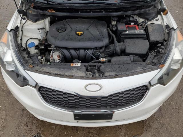 KNAFX4A63F5291988 - 2015 KIA FORTE LX WHITE photo 11