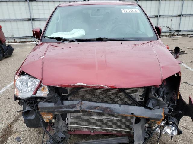 2C4RC1BG9FR662818 - 2015 CHRYSLER TOWN & COU TOURING RED photo 5