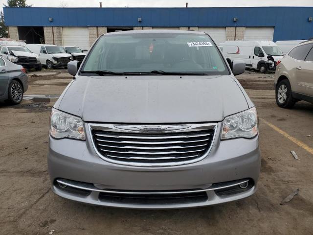 2C4RC1BG8GR103990 - 2016 CHRYSLER TOWN & COU TOURING GRAY photo 5