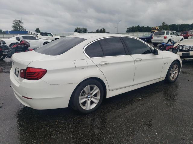 WBAXH5C53DD111620 - 2013 BMW 528 XI WHITE photo 3