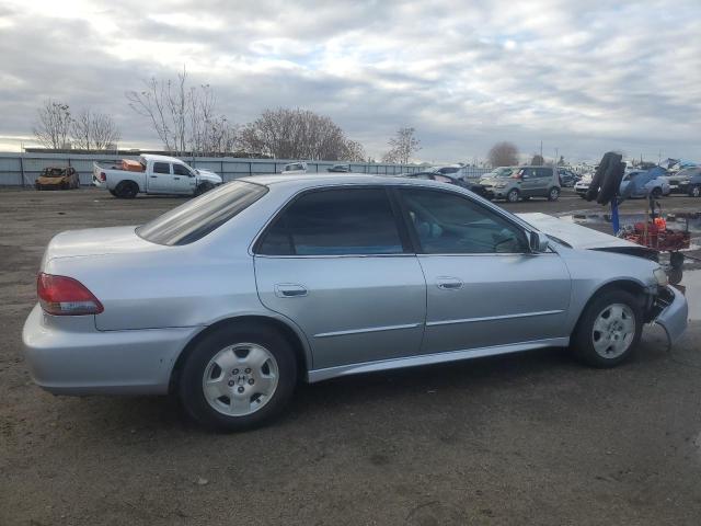 1HGCG165X2A059847 - 2002 HONDA ACCORD EX SILVER photo 3