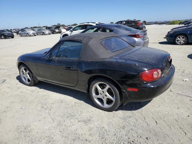 JM1NB353830303827 - 2003 MAZDA MX-5 MIATA BASE BLACK photo 2