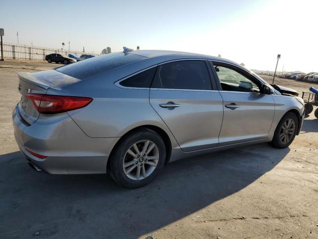 5NPE24AF9FH003856 - 2015 HYUNDAI SONATA SE SILVER photo 3