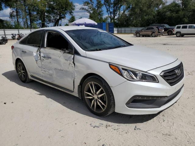 5NPE34AB4FH100022 - 2015 HYUNDAI SONATA SPORT WHITE photo 4