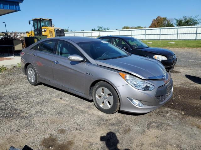 KMHEC4A47BA006019 - 2011 HYUNDAI SONATA HYBRID SILVER photo 4