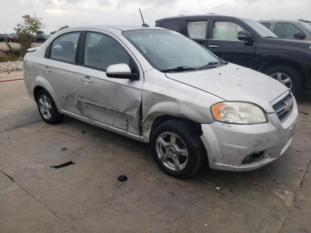 KL1TD56E29B352104 - 2009 CHEVROLET AVEO LS SILVER photo 4