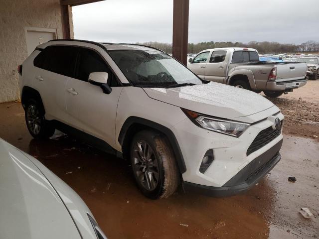 JTMC1RFV7LD055026 - 2020 TOYOTA RAV4 XLE PREMIUM WHITE photo 4