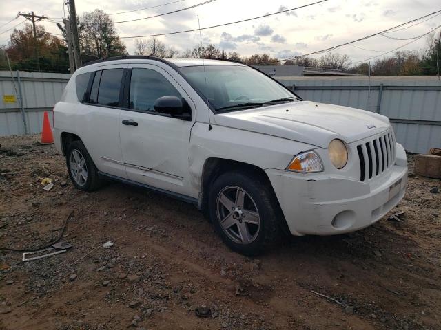 1J8FF47W47D383334 - 2007 JEEP COMPASS WHITE photo 4