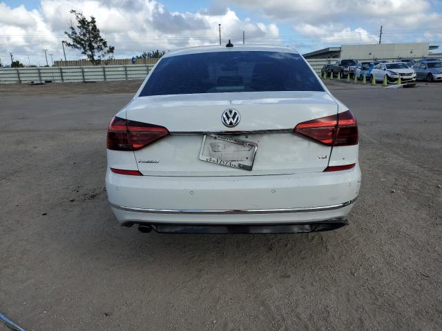 1VWMA7A36KC012104 - 2019 VOLKSWAGEN PASSAT SE R-LINE WHITE photo 6