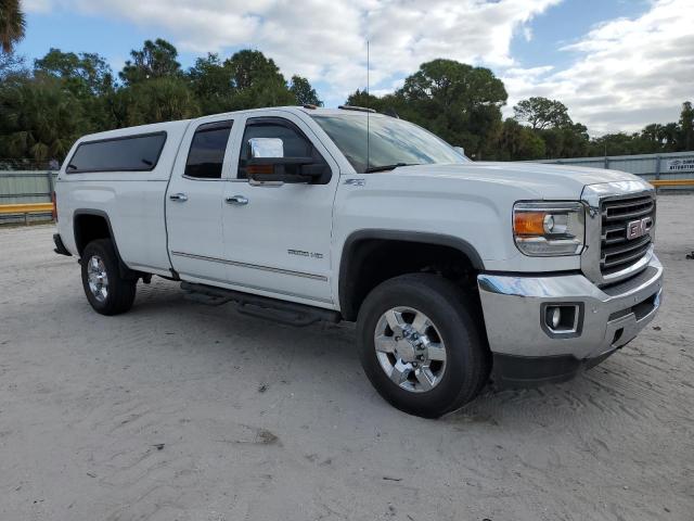 1GT22XEG2JZ202336 - 2018 GMC SIERRA K3500 SLT WHITE photo 4