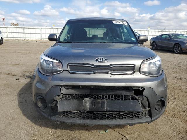 KNDJN2A21K7691972 - 2019 KIA SOUL GRAY photo 5