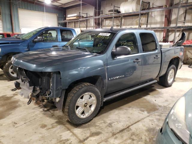 2GCEK13M171682163 - 2007 CHEVROLET SILVERADO K1500 CREW CAB BLUE photo 1