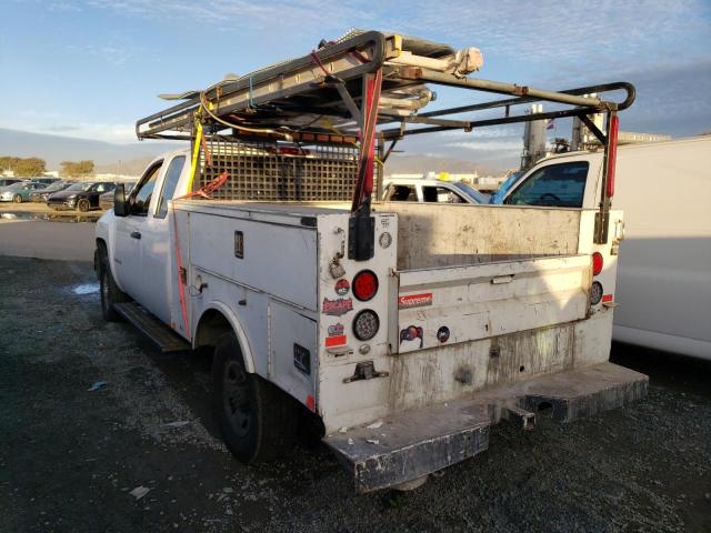 1GCHC49K09E155928 - 2009 CHEVROLET SILVERADO C2500 HEAVY DUTY WHITE photo 2