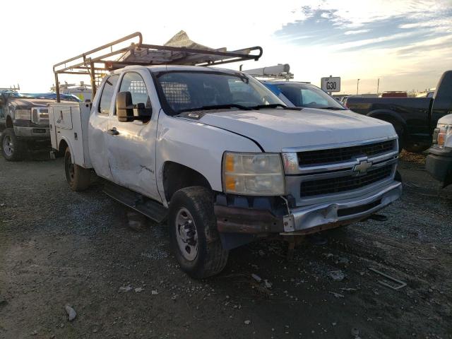 1GCHC49K09E155928 - 2009 CHEVROLET SILVERADO C2500 HEAVY DUTY WHITE photo 4