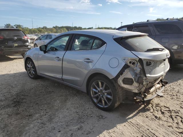 3MZBN1L32JM172497 - 2018 MAZDA 3 TOURING GRAY photo 2