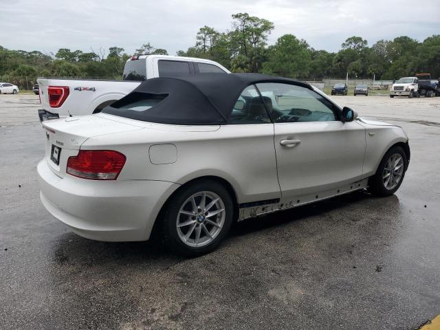 WBAUN1C5XBVH82605 - 2011 BMW 128 I WHITE photo 3