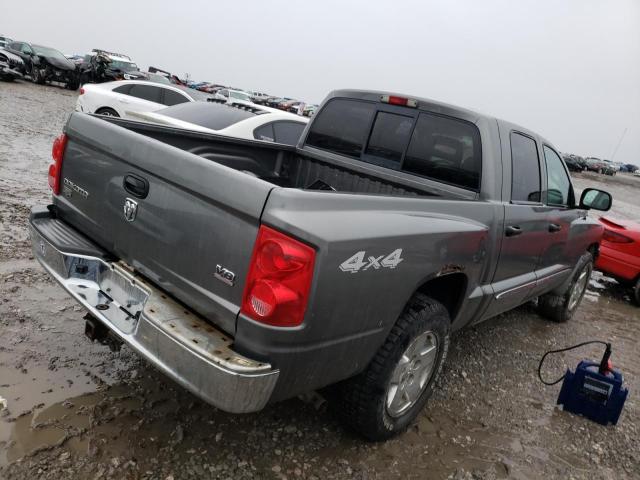 1D7HW58N15S120292 - 2005 DODGE DAKOTA QUAD LARAMIE GRAY photo 3