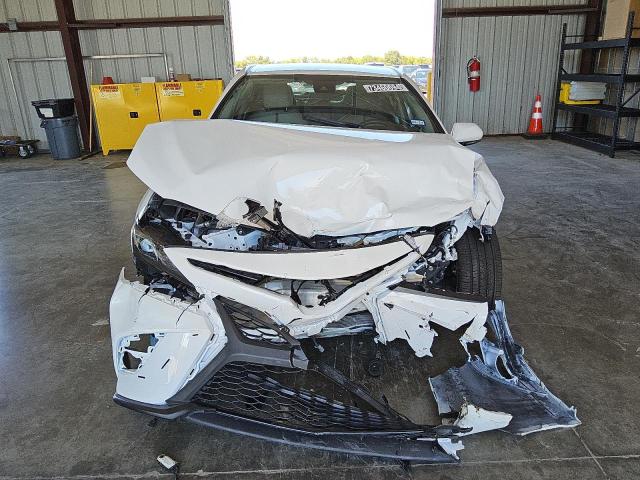 4T1G31AK8PU615941 - 2023 TOYOTA CAMRY SE NIGHT SHADE WHITE photo 5