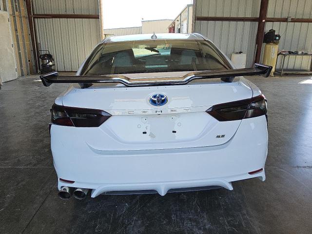 4T1G31AK8PU615941 - 2023 TOYOTA CAMRY SE NIGHT SHADE WHITE photo 6