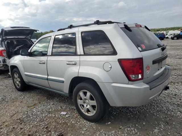 1J8GS48K29C538256 - 2009 JEEP GRAND CHER LAREDO SILVER photo 2