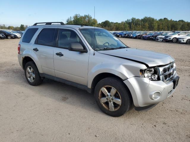 1FMCU9DG1AKA03472 - 2010 FORD ESCAPE XLT SILVER photo 4