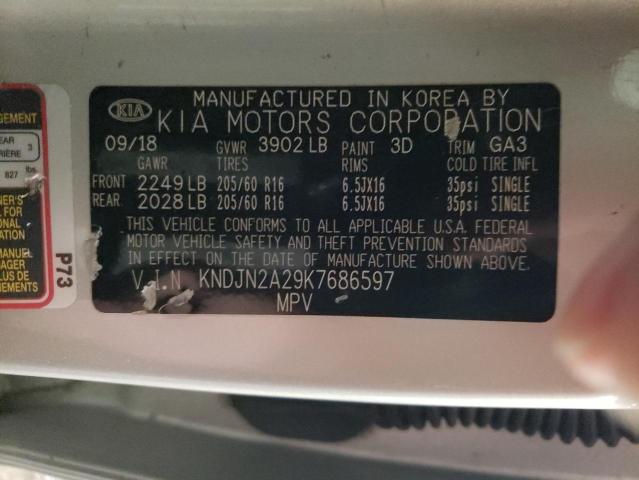 KNDJN2A29K7686597 - 2019 KIA SOUL SILVER photo 13