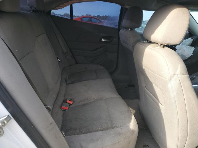 1G11B5SA8GF133963 - 2016 CHEVROLET MALIBU LIM LS WHITE photo 10