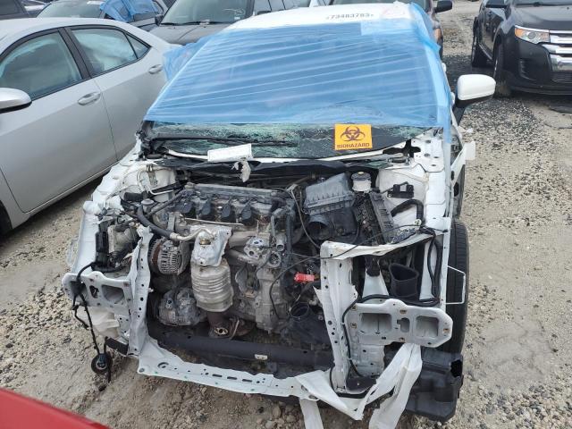 19XFB2F53FE115663 - 2015 HONDA CIVIC LX WHITE photo 5