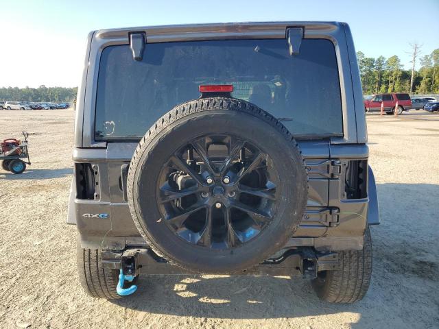 1C4JJXP64NW110381 - 2022 JEEP WRANGLER U SAHARA 4XE GRAY photo 6