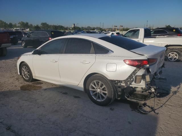 5NPE24AF5JH603332 - 2018 HYUNDAI SONATA SE WHITE photo 2