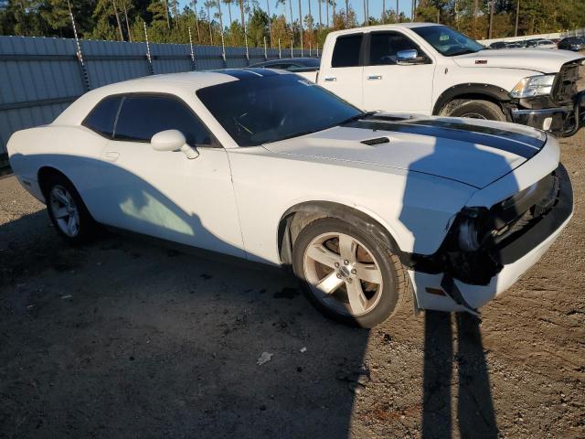 2B3CJ4DG7BH516574 - 2011 DODGE CHALLENGER WHITE photo 4