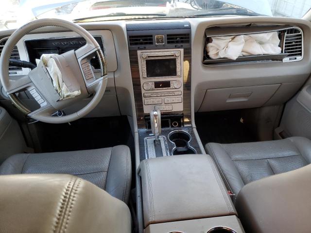 5LMJJ2J52AEJ00377 - 2010 LINCOLN NAVIGATOR 银色 照片 8