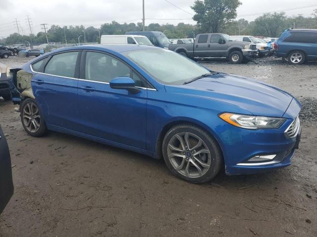 3FA6P0HD0HR243550 - 2017 FORD FUSION SE BLUE photo 4