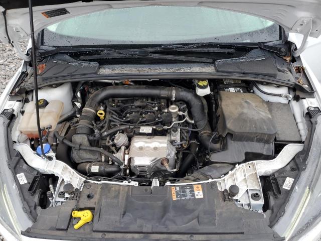 1FADP3FE7JL264839 - 2018 FORD FOCUS SE WHITE photo 11